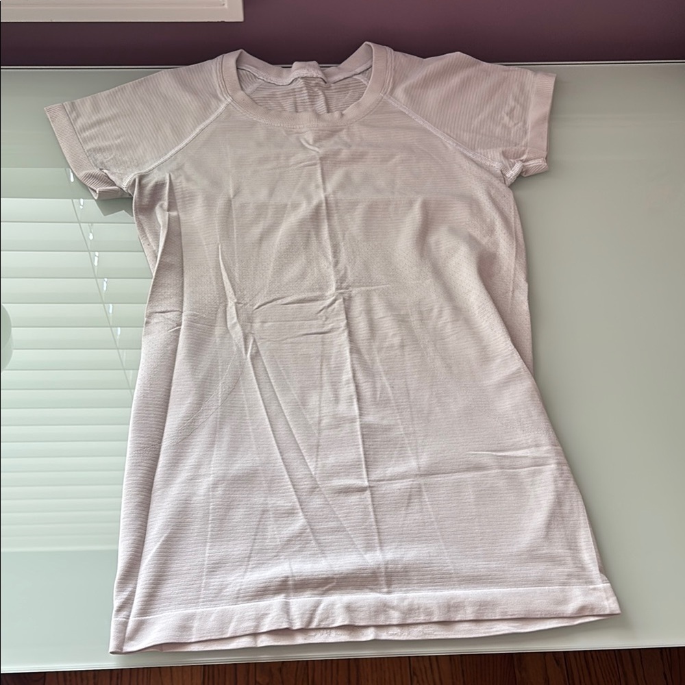 Lululemon Swiftly Tech Short Sleeve Crew White Size 4
